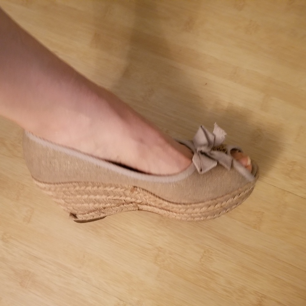 Shoes - Picture 5 of 7